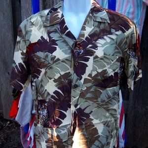 VINTAGE KENNINGTON TOMMY BAHAMA-STYLE MEN'S BUTTON DOWN SHIRT